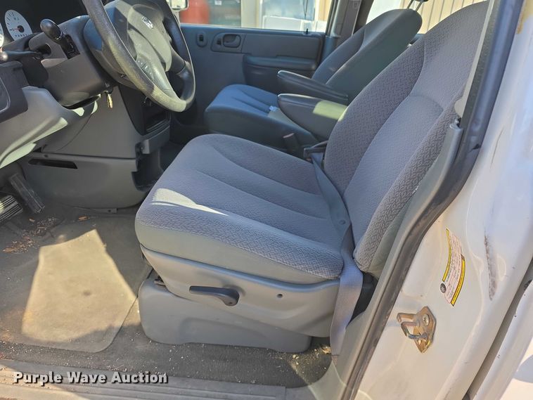 image for item FI0930 2006 Dodge Grand Caravan van