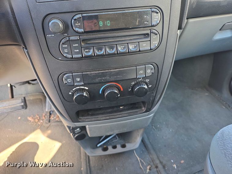 image for item FI0930 2006 Dodge Grand Caravan van