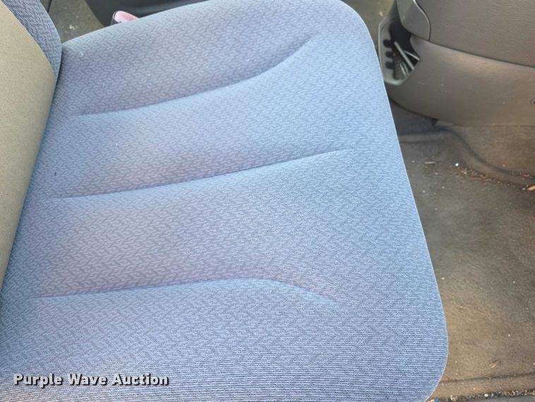 image for item FI0930 2006 Dodge Grand Caravan van