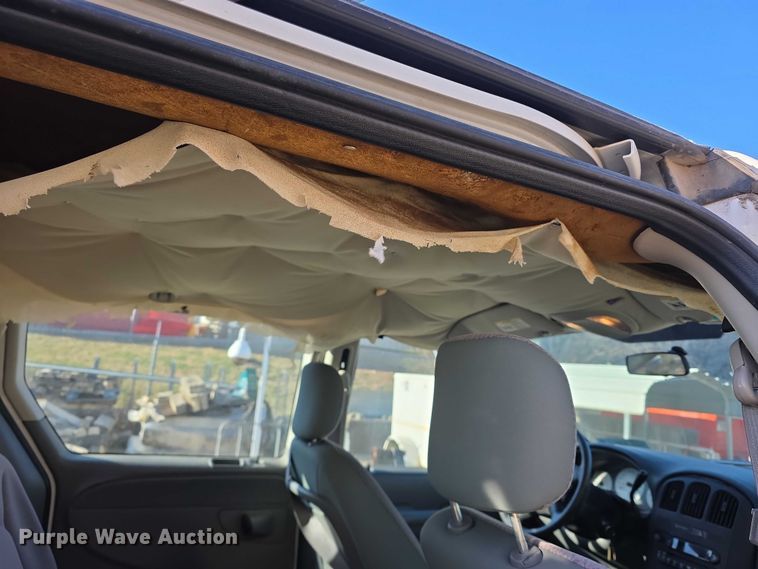 image for item FI0930 2006 Dodge Grand Caravan van