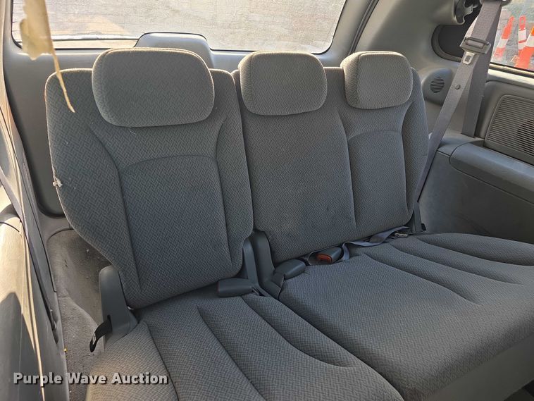 image for item FI0930 2006 Dodge Grand Caravan van