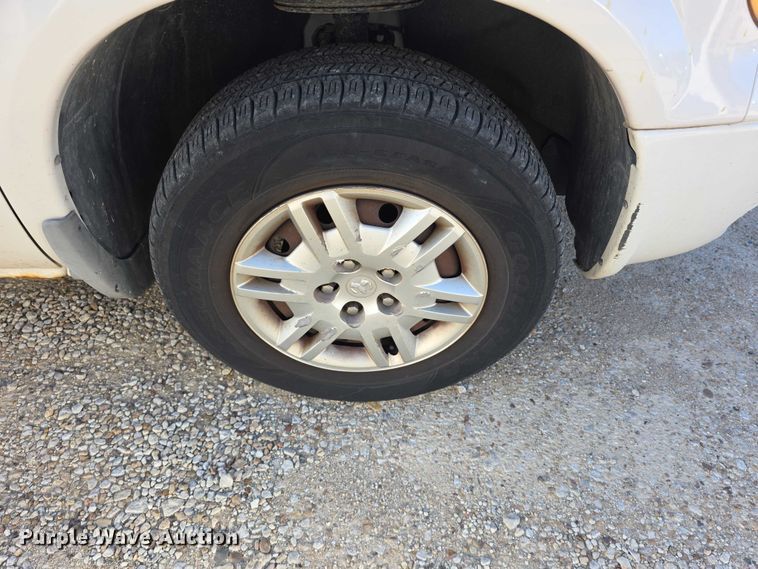 image for item FI0930 2006 Dodge Grand Caravan van