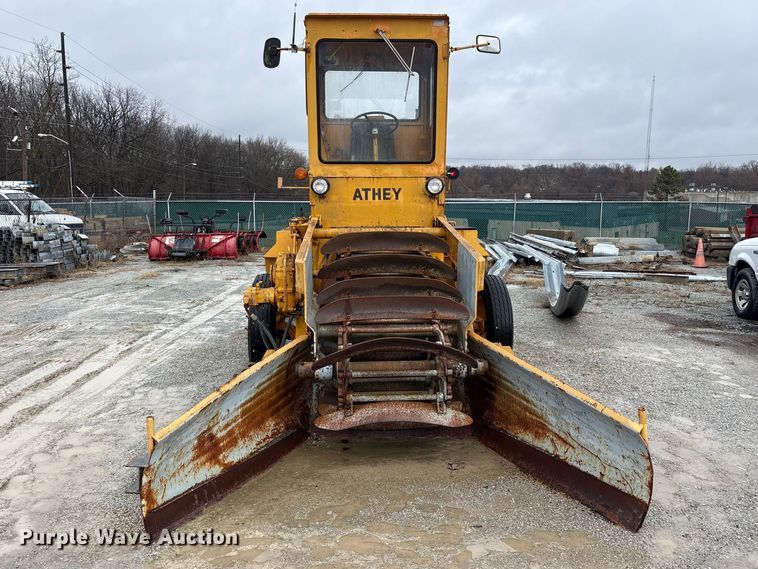 image for item FK1248 1978 Athey 7-12D windrow elevator