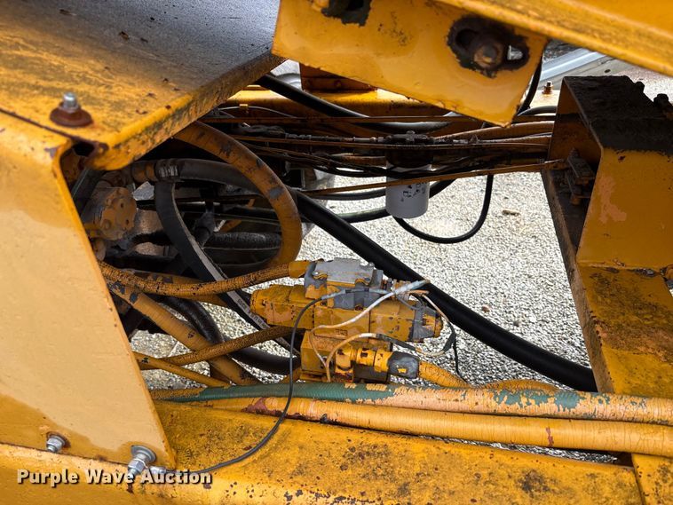 image for item FK1248 1978 Athey 7-12D windrow elevator