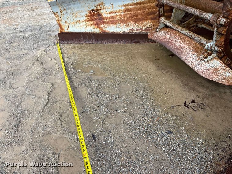 image for item FK1248 1978 Athey 7-12D windrow elevator