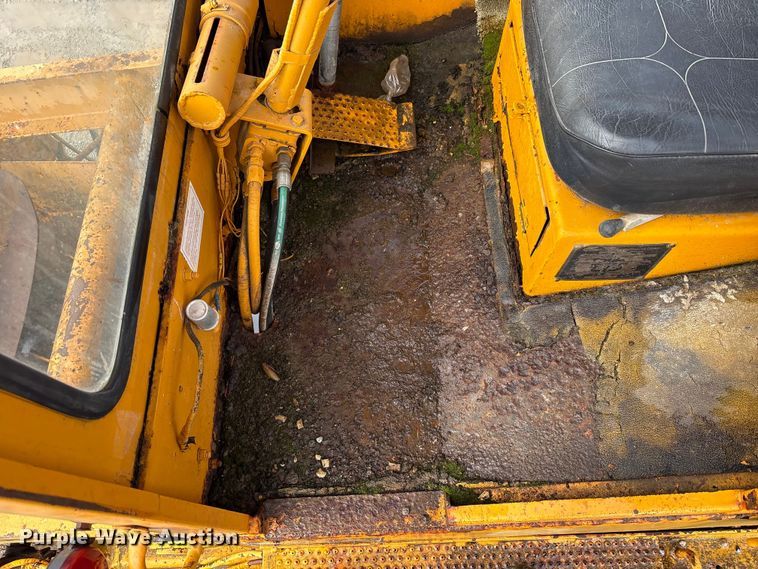 image for item FK1248 1978 Athey 7-12D windrow elevator