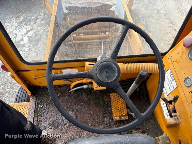 image for item FK1248 1978 Athey 7-12D windrow elevator