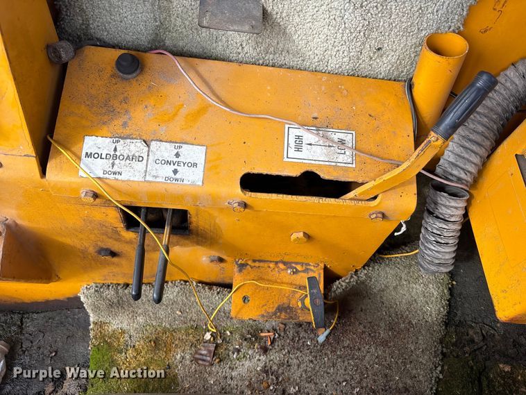 image for item FK1248 1978 Athey 7-12D windrow elevator