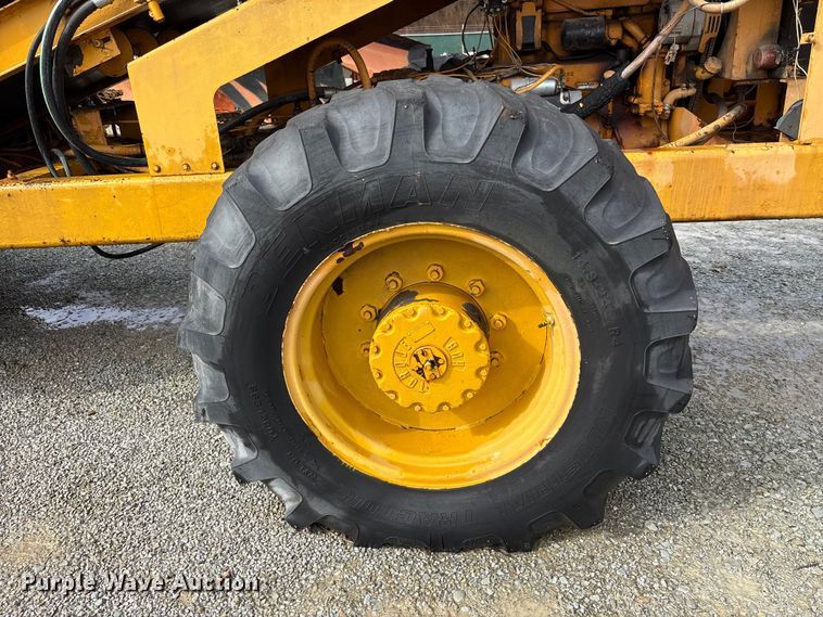 image for item FK1248 1978 Athey 7-12D windrow elevator