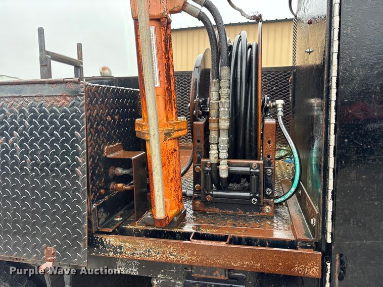 image for item FK1252 1995 GMC TopKick C7 flatbed truck