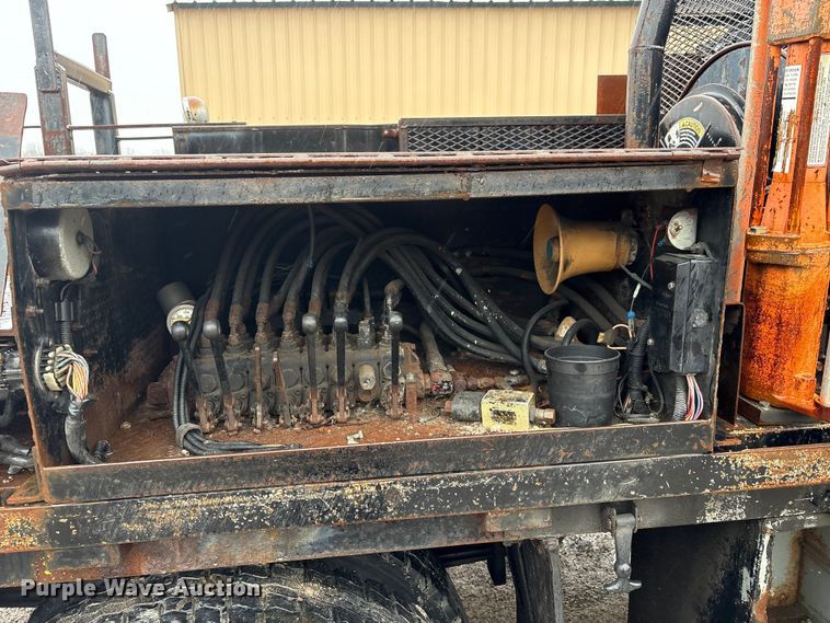 image for item FK1252 1995 GMC TopKick C7 flatbed truck