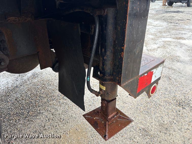 image for item FK1252 1995 GMC TopKick C7 flatbed truck