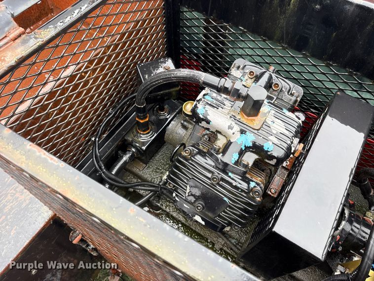 image for item FK1252 1995 GMC TopKick C7 flatbed truck