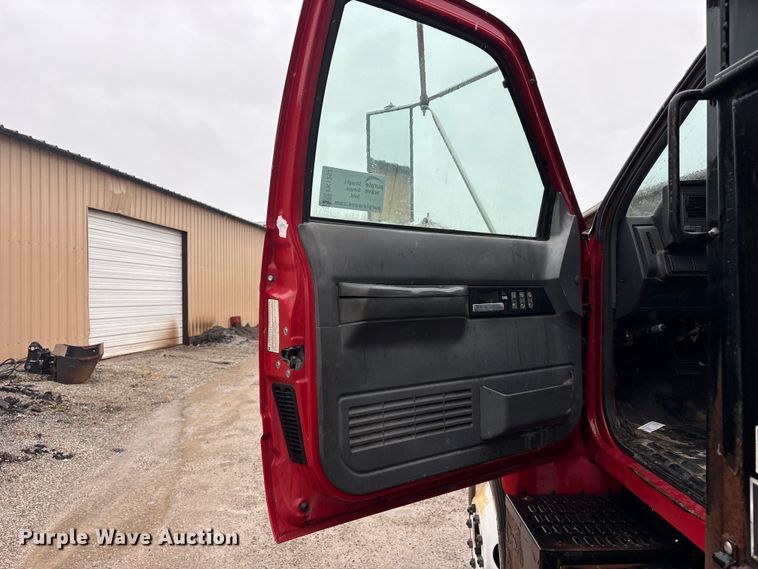 image for item FK1252 1995 GMC TopKick C7 flatbed truck