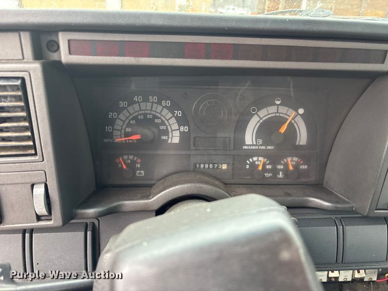 image for item FK1252 1995 GMC TopKick C7 flatbed truck