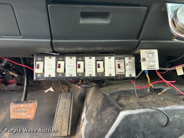 image for item FK1252 1995 GMC TopKick C7 flatbed truck