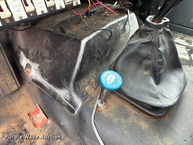 image for item FK1252 1995 GMC TopKick C7 flatbed truck