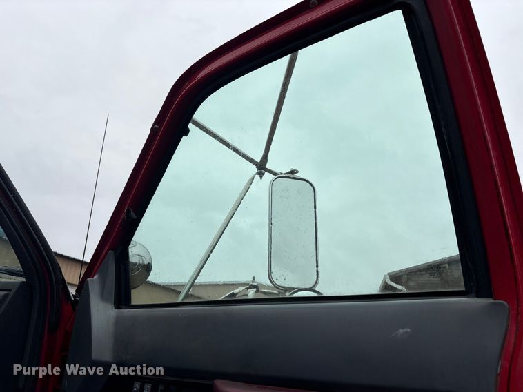 image for item FK1252 1995 GMC TopKick C7 flatbed truck