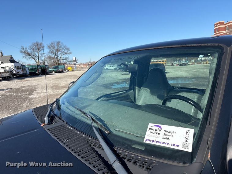 image for item FK1254 2006 Ford F250 Super Duty XL pickup truck cab and chassis