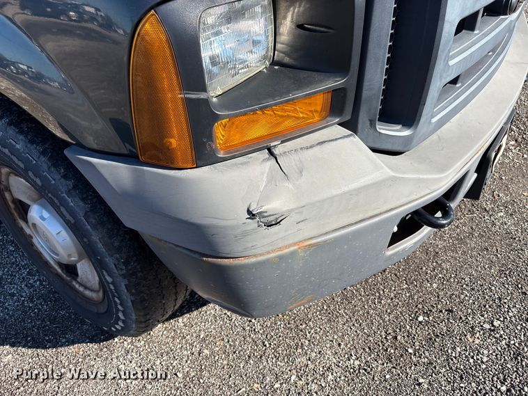 image for item FK1254 2006 Ford F250 Super Duty XL pickup truck cab and chassis