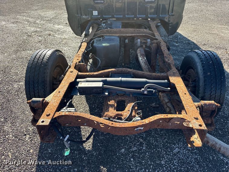 image for item FK1254 2006 Ford F250 Super Duty XL pickup truck cab and chassis