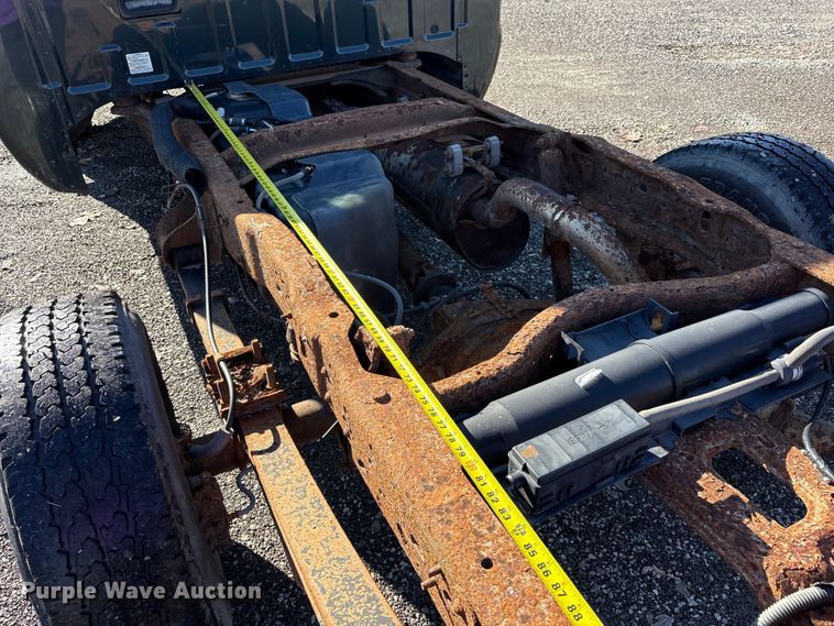 image for item FK1254 2006 Ford F250 Super Duty XL pickup truck cab and chassis