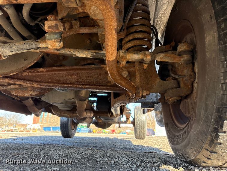 image for item FK1254 2006 Ford F250 Super Duty XL pickup truck cab and chassis