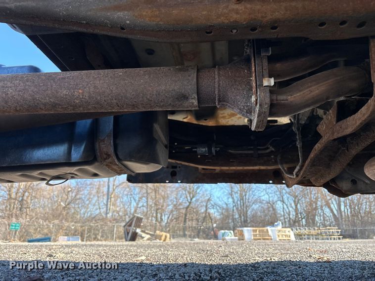 image for item FK1254 2006 Ford F250 Super Duty XL pickup truck cab and chassis