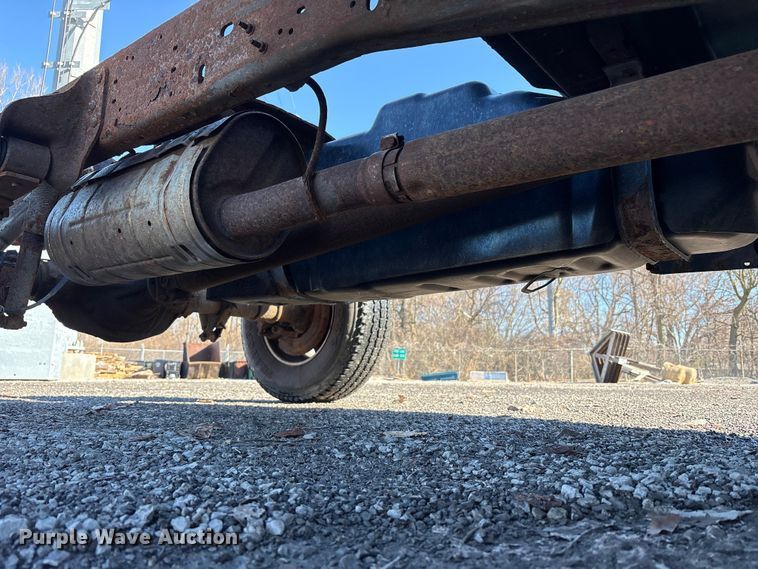 image for item FK1254 2006 Ford F250 Super Duty XL pickup truck cab and chassis