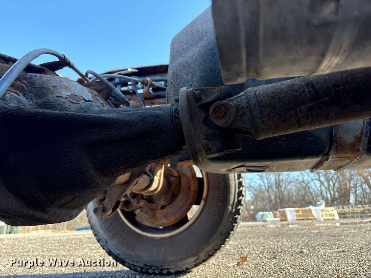 image for item FK1254 2006 Ford F250 Super Duty XL pickup truck cab and chassis