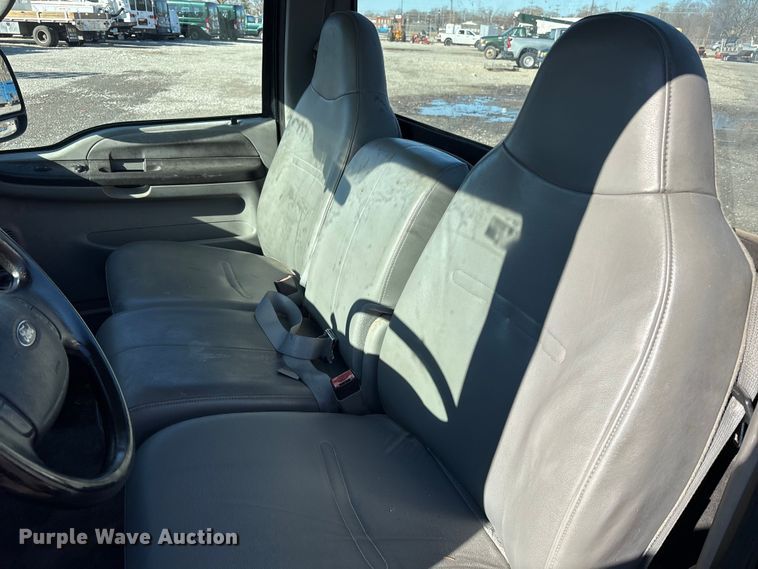 image for item FK1254 2006 Ford F250 Super Duty XL pickup truck cab and chassis