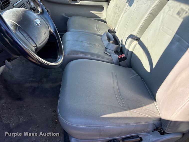 image for item FK1254 2006 Ford F250 Super Duty XL pickup truck cab and chassis