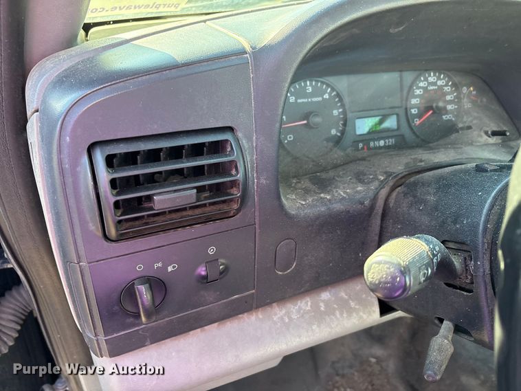 image for item FK1254 2006 Ford F250 Super Duty XL pickup truck cab and chassis