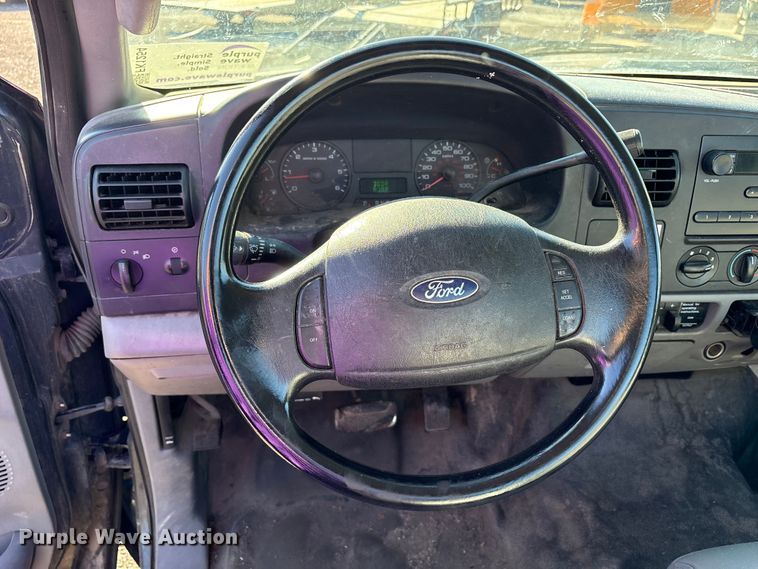 image for item FK1254 2006 Ford F250 Super Duty XL pickup truck cab and chassis