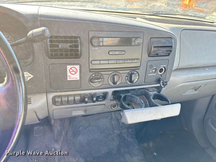 image for item FK1254 2006 Ford F250 Super Duty XL pickup truck cab and chassis