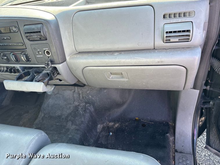 image for item FK1254 2006 Ford F250 Super Duty XL pickup truck cab and chassis