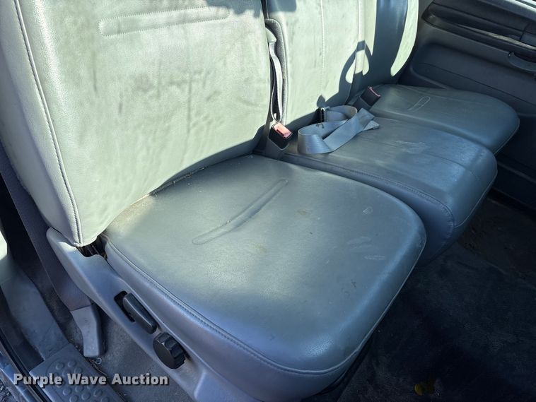 image for item FK1254 2006 Ford F250 Super Duty XL pickup truck cab and chassis