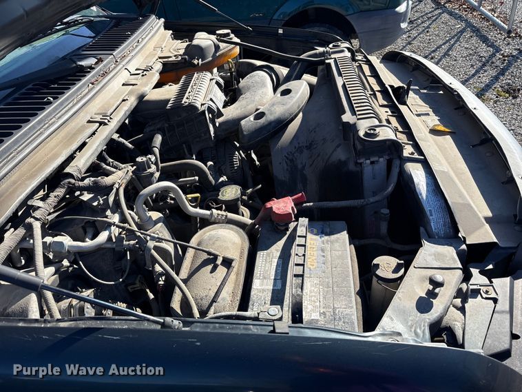 image for item FK1254 2006 Ford F250 Super Duty XL pickup truck cab and chassis