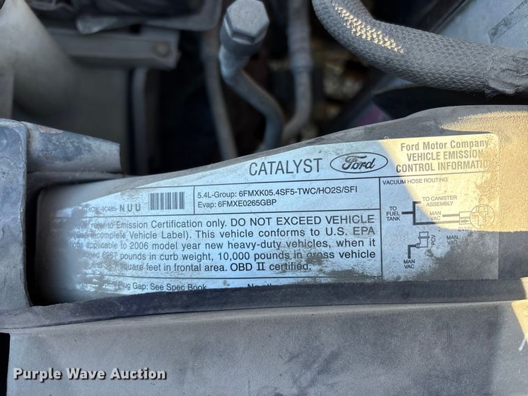 image for item FK1254 2006 Ford F250 Super Duty XL pickup truck cab and chassis