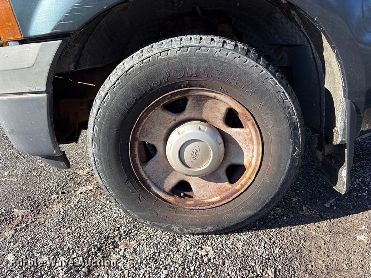 image for item FK1254 2006 Ford F250 Super Duty XL pickup truck cab and chassis