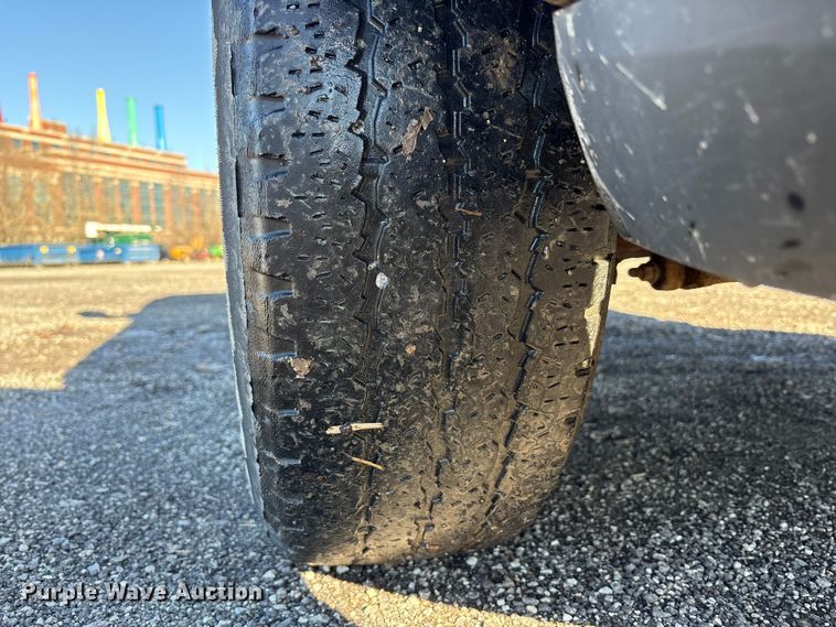 image for item FK1254 2006 Ford F250 Super Duty XL pickup truck cab and chassis