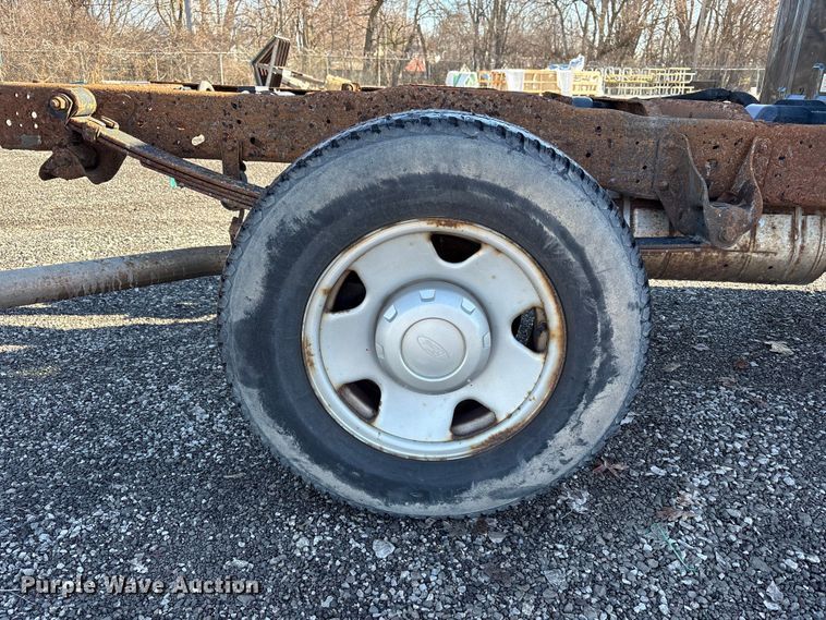 image for item FK1254 2006 Ford F250 Super Duty XL pickup truck cab and chassis