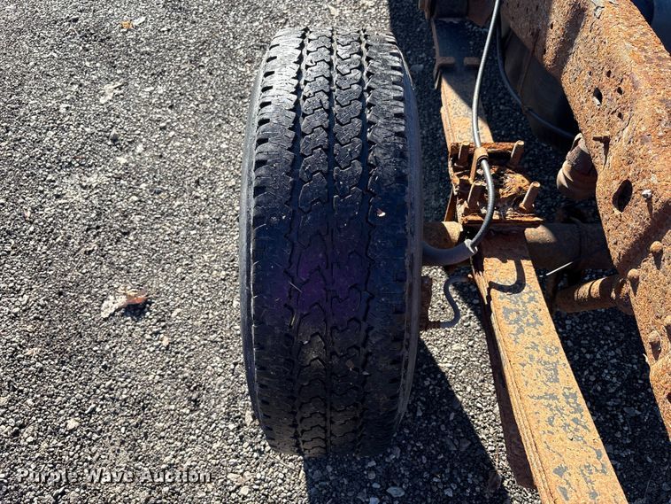 image for item FK1254 2006 Ford F250 Super Duty XL pickup truck cab and chassis