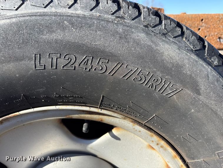 image for item FK1254 2006 Ford F250 Super Duty XL pickup truck cab and chassis