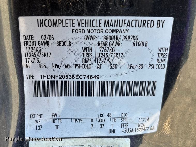 image for item FK1254 2006 Ford F250 Super Duty XL pickup truck cab and chassis