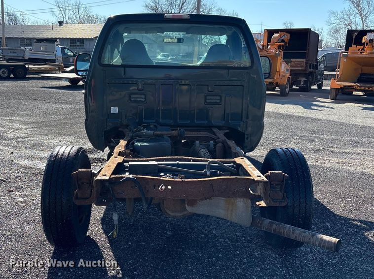 image for item FK1255 2006 Ford F250 Super Duty XL pickup truck cab and chassis