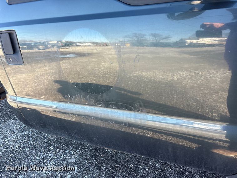 image for item FK1255 2006 Ford F250 Super Duty XL pickup truck cab and chassis