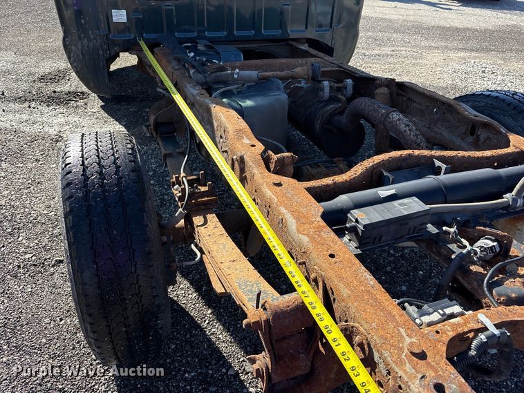 image for item FK1255 2006 Ford F250 Super Duty XL pickup truck cab and chassis