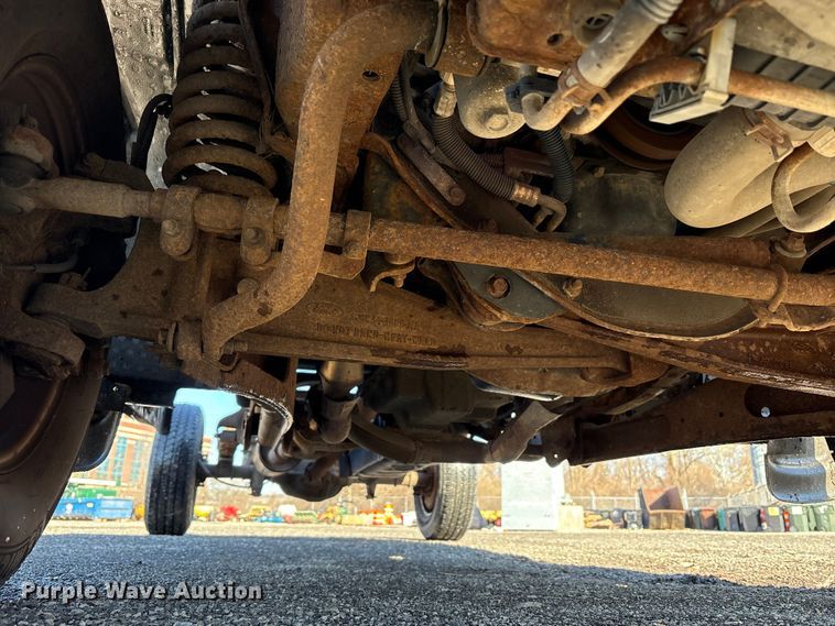 image for item FK1255 2006 Ford F250 Super Duty XL pickup truck cab and chassis