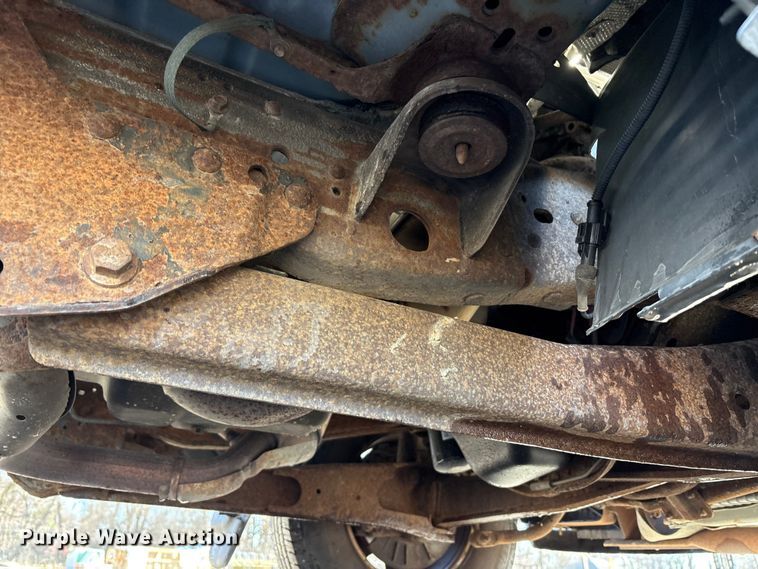 image for item FK1255 2006 Ford F250 Super Duty XL pickup truck cab and chassis